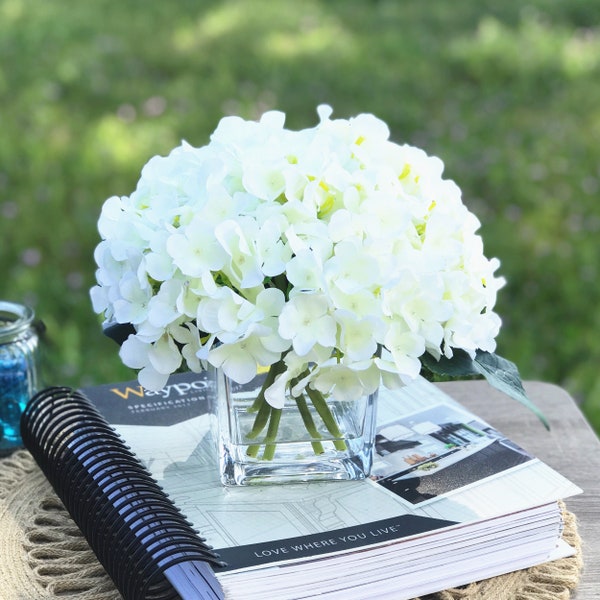 Best Seller Artificial Hydrangea, Cream Faux Flower Floral Arrangement, Real Look Hydrangea Arrangement in Glass Vase with Faux Water