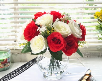 Mixed Silk Rose Flower Arrangement in Clear Glass Vase with Faux Water Red Rose Flower For Wedding Centerpiece Home Decoration Rose Bouquet