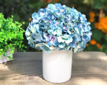 Blue Silk Hydrangea Flower Arrangement in White Ceramic Vase For Home Office Decoration Flower Centerpiece