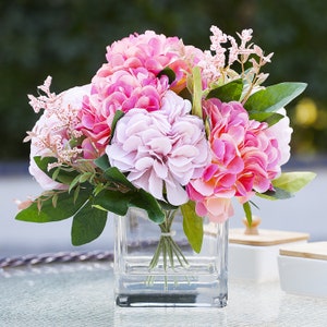 Artificial Silk Dahlia Flower Arrangement in Glass Vase With Acrylic Water, Faux Floral Centerpiece, Silk Flower Arrangement, Home Wedding Pink