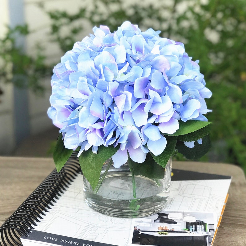 Best seller Enova Home Artificial Silk Hydrangea Flower Arrangement in Clear Vase with Faux Water, faux flower hydrangeas Centerpiece image 2