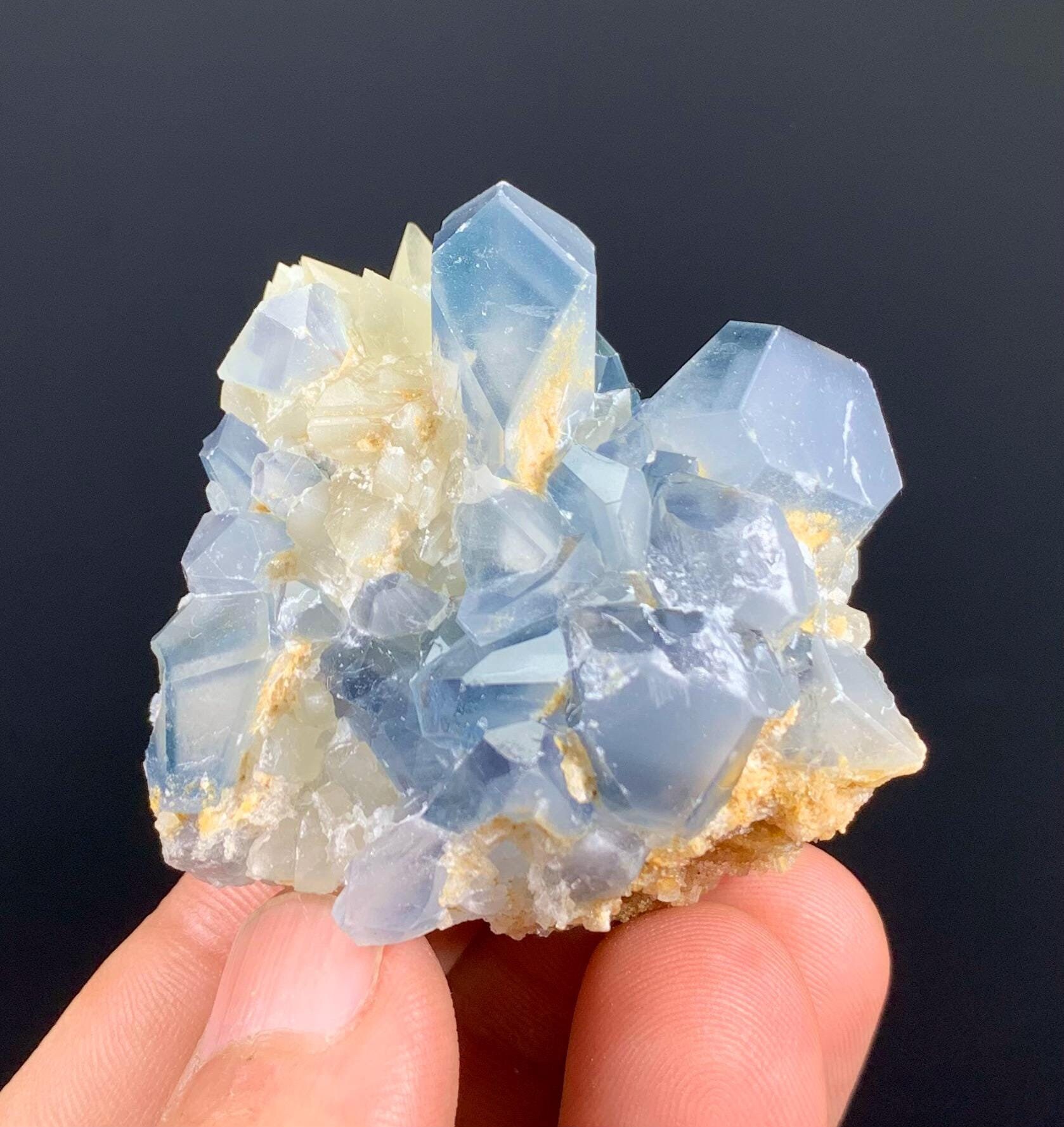 アフガニスタン、バダフシャン鉱山産、方解石入りブルーセレスティン