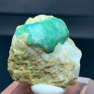 Natural Green Rare Sodalite Specimen from Afghanistan, Green Sodalite cluster / 142 CT