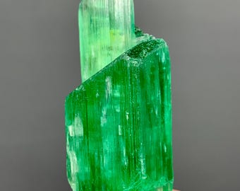 Kunzite Hiddenite verde lussureggiante: cristallo di spodumene dall'Afghanistan - 65 grammi