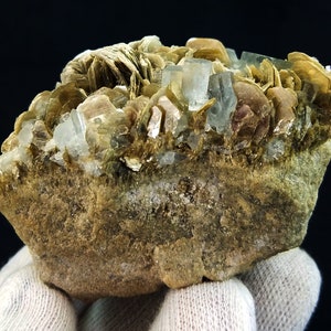 Himmelsblå akvamarin med muskovit, pakistanskt mineralprov (53x69x54mm) bild 4