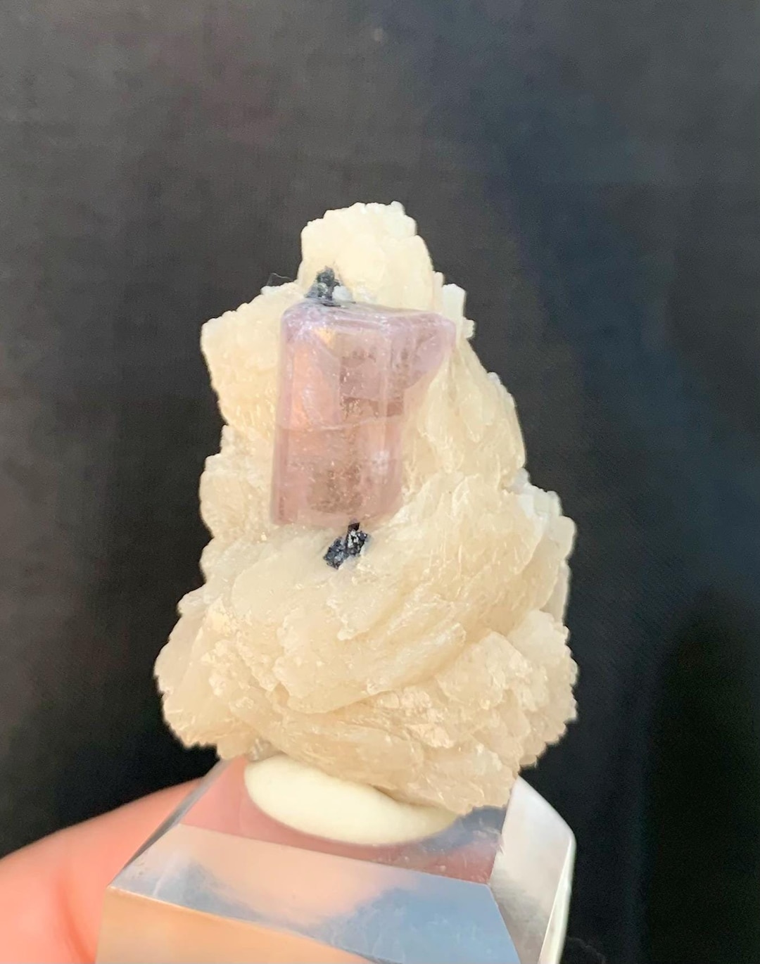 Colorful Albite Natural Pink Color Fluorescent Apatite Crystals With Flower Albite From ...