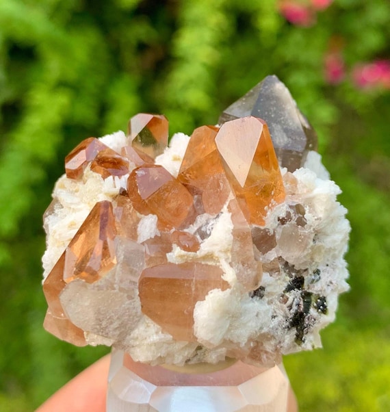 トルマリン、スモーキークォーツ入りシェリートパーズクラスター