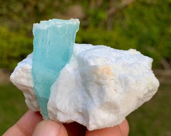 パキスタン産、長石にスモーキークォーツをあしらったスカイブルー