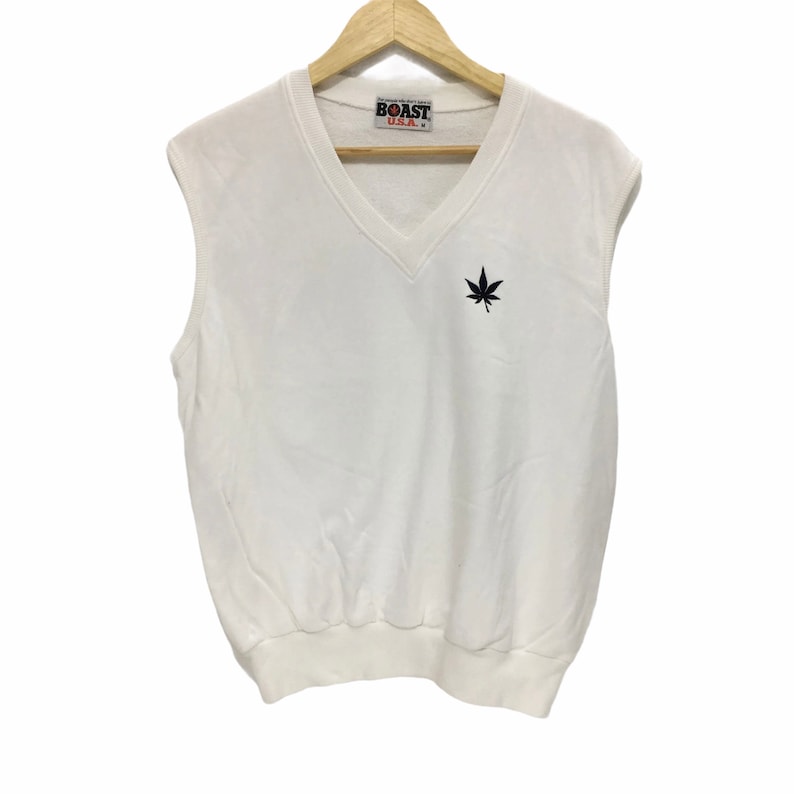 Rare! Boast USA V Neck Sweatshirt Sleeveless Big Logo Spell Out White Sweater Size Medium