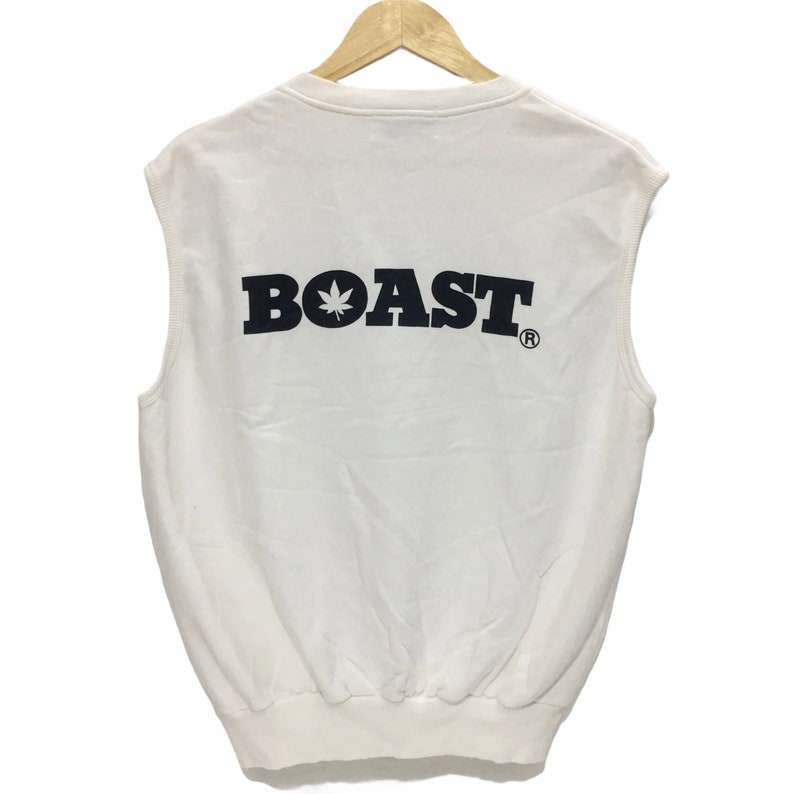 Rare! Boast USA V Neck Sweatshirt Sleeveless Big Logo Spell Out White Sweater Size Medium
