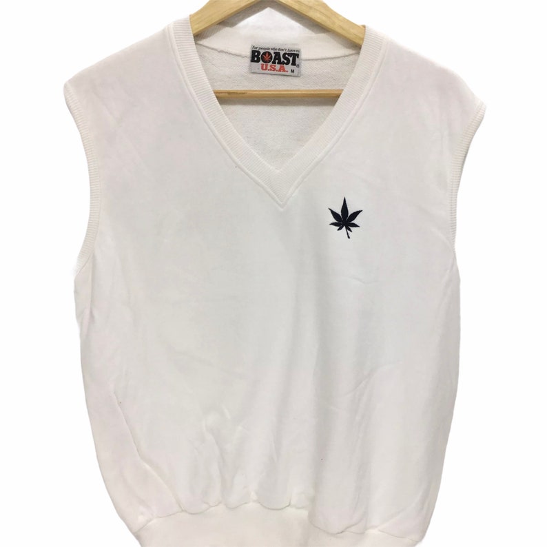 Rare! Boast USA V Neck Sweatshirt Sleeveless Big Logo Spell Out White Sweater Size Medium