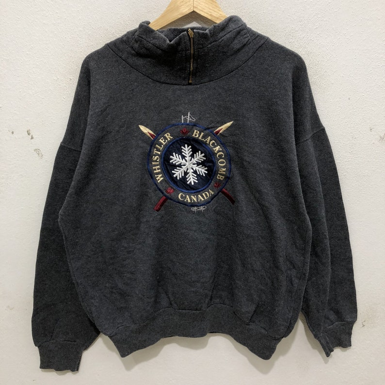 Rare! Canadian Artist Whistler Blackcomb Canada half Zip Sweatshirt Big Logo Spell Out Gray Sweater Size Medium