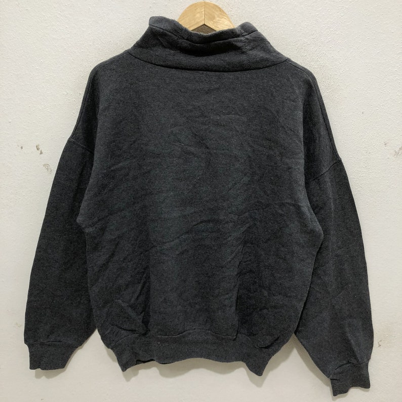 Rare! Canadian Artist Whistler Blackcomb Canada half Zip Sweatshirt Big Logo Spell Out Gray Sweater Size Medium