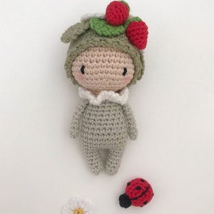 PDF tutorial in French/English/Español/Deutsch/Português 5 little crochet flower dolls, pattern, crochet model explanations image 5