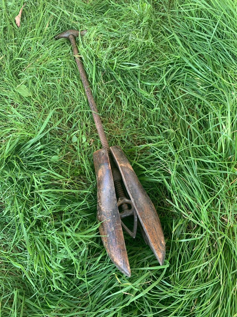 Vintage shoe stretcher