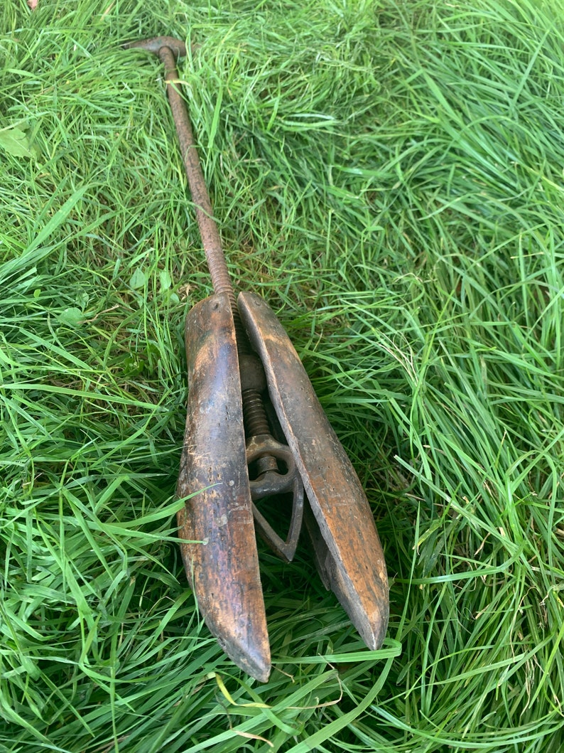 Vintage shoe stretcher