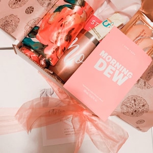 Mini Lux: Caja de regalo para el cuidado posparto, paquete de cuidado para mamás primerizas, regalo posparto, regalo para baby shower, regalo de nacimiento con vaso térmico.