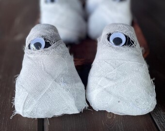 Fabric mummy heads Set of2 mummies Halloween fireplace decor Mummy head bowl filler Mummy farmhouse decor Fall tiered tray Decor coffee shop