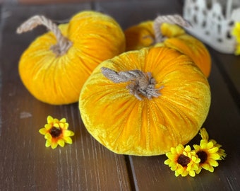 Velvet pumpkins 4,8" Pumpkin decor Cloth pumpkin set Halloween autumn decor Thanksgiving decor Mantel decor Table decoration Bowl filler