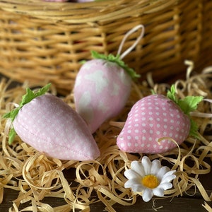 Fabric strawberry set of 3 Fabric strawberries Strawberry tier tray Strawberry bowl filler Plush strawberry Primitive summer decor Car decor