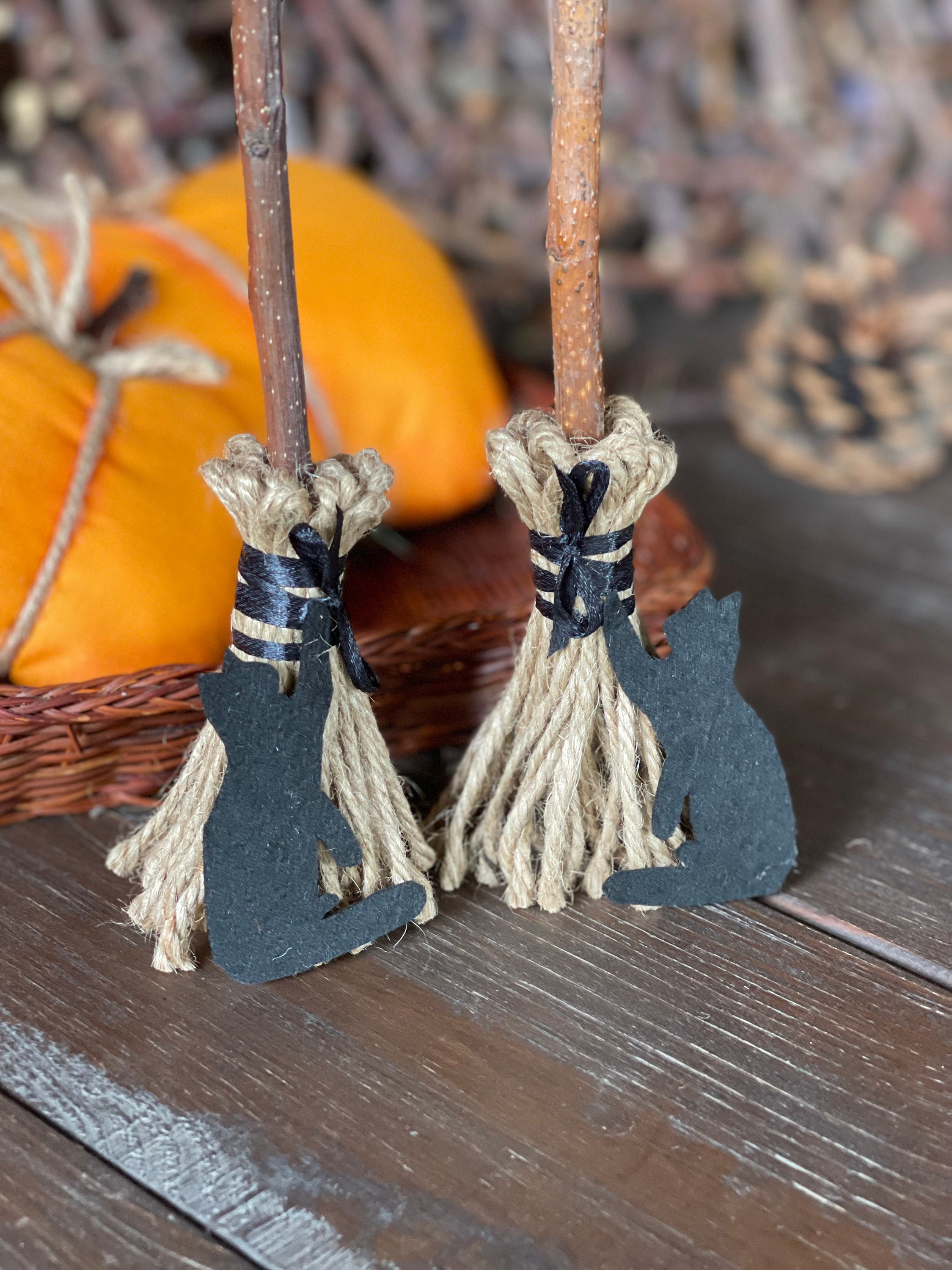 heksenbezem potloden, Witch Broom Pencils Set met Halloween Gummetjes