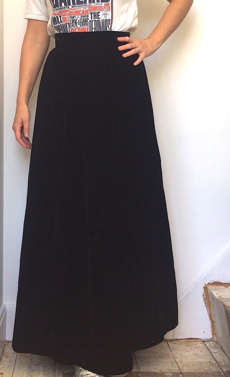 Image of Black Velvet Vintage Full Maxi Skirt Size /