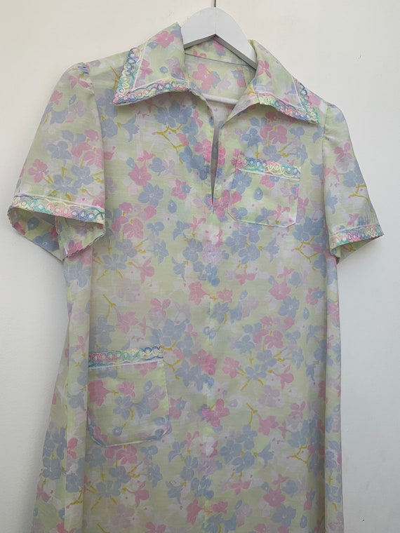Vintage house dress / pretty pastels / floral / s… - image 3