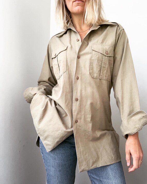 Vintage Khaki Army Shirt / Epaulettes / Size M/L / Beige / Etsy