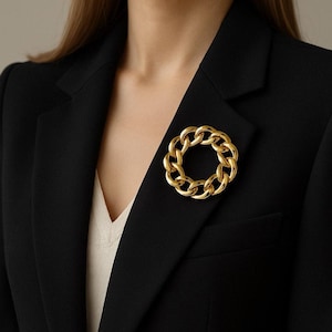 Monet Vintage Gold Chain Link Circle Brooch Pin Bold Statement Jewelry