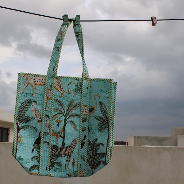 Nouveau sac fourre-tout réversible imprimé à la main en coton matelassé grand imprimé léopard écologique durable robuste épicerie fait main sac Boho