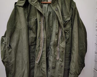Vintage Military Issued Vietnam Era OD Green M65 Field Jacket