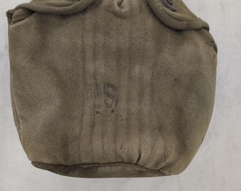 アメリカ軍　水筒　ヴィンテージ 米軍 軍隊　ベトナム　戦争　歴史　記念 ベトナム戦争時代の米軍水筒セット – 名前入り – M-1910 キャンバス製