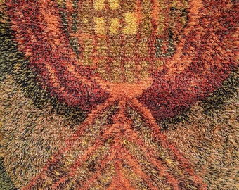 Beautiful mid century Finnish rya rug "Havuhippa" design by Terttu Tomero. 60s handmade pure wool ryijy in pristine condition.