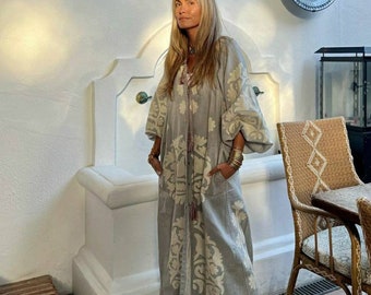 Ukrainian linen dress with embroidered applique Fashion iconic linen vyshyvanka
