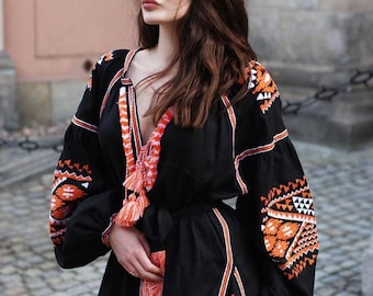 Abito boho nero caftano con ricamo ucraino Vyshyvanka Caftano abito boho ricamato