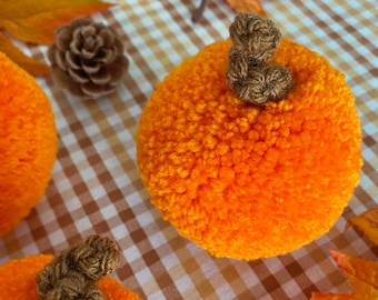 Tabletop Kürbis - Handgemachte Kürbisse - Lebkuchen Anhänger - Herbst Dekoration - Herbst Dekor - Garn Kürbisse - Herbst Herzstück - Gemütliches Dekor