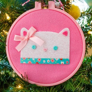 Snowbelle Wall Hanging Gingerbread Charms Cute Decor Ideas Kawaii Wall Decor Cute Kitty Art Cute Embroidery Hoop Decor Cat Art image 1