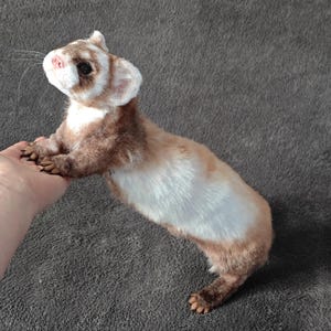 piccolo furetto leggero realistico snodabile, bambola artistica animale, quercia