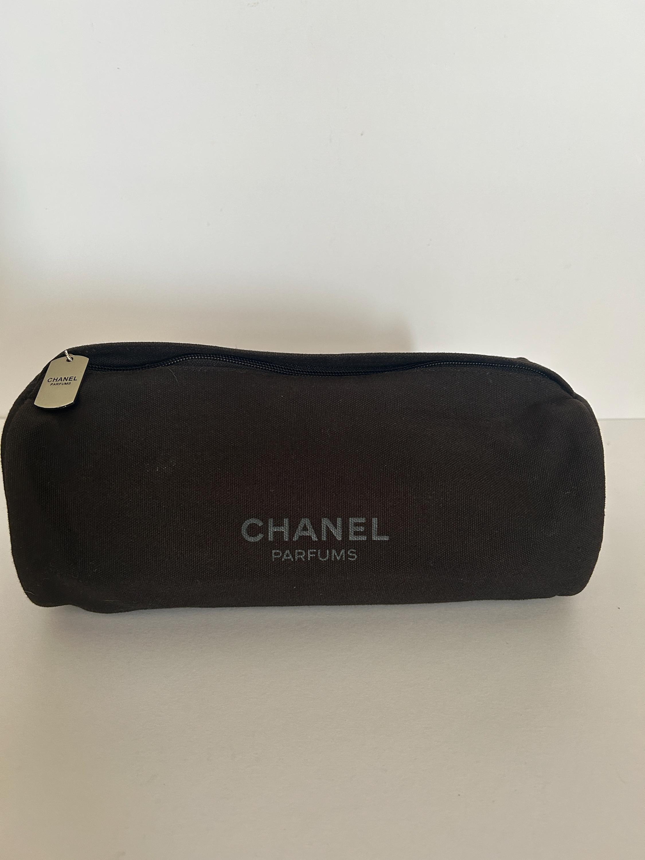 【CHANEL】★Vintage★MAKEUP POUCH メイクポーチ/化粧ポーチ CHANEL Makeup Vintage New Cosmetic Bag 7 x 4.5 Inches Red