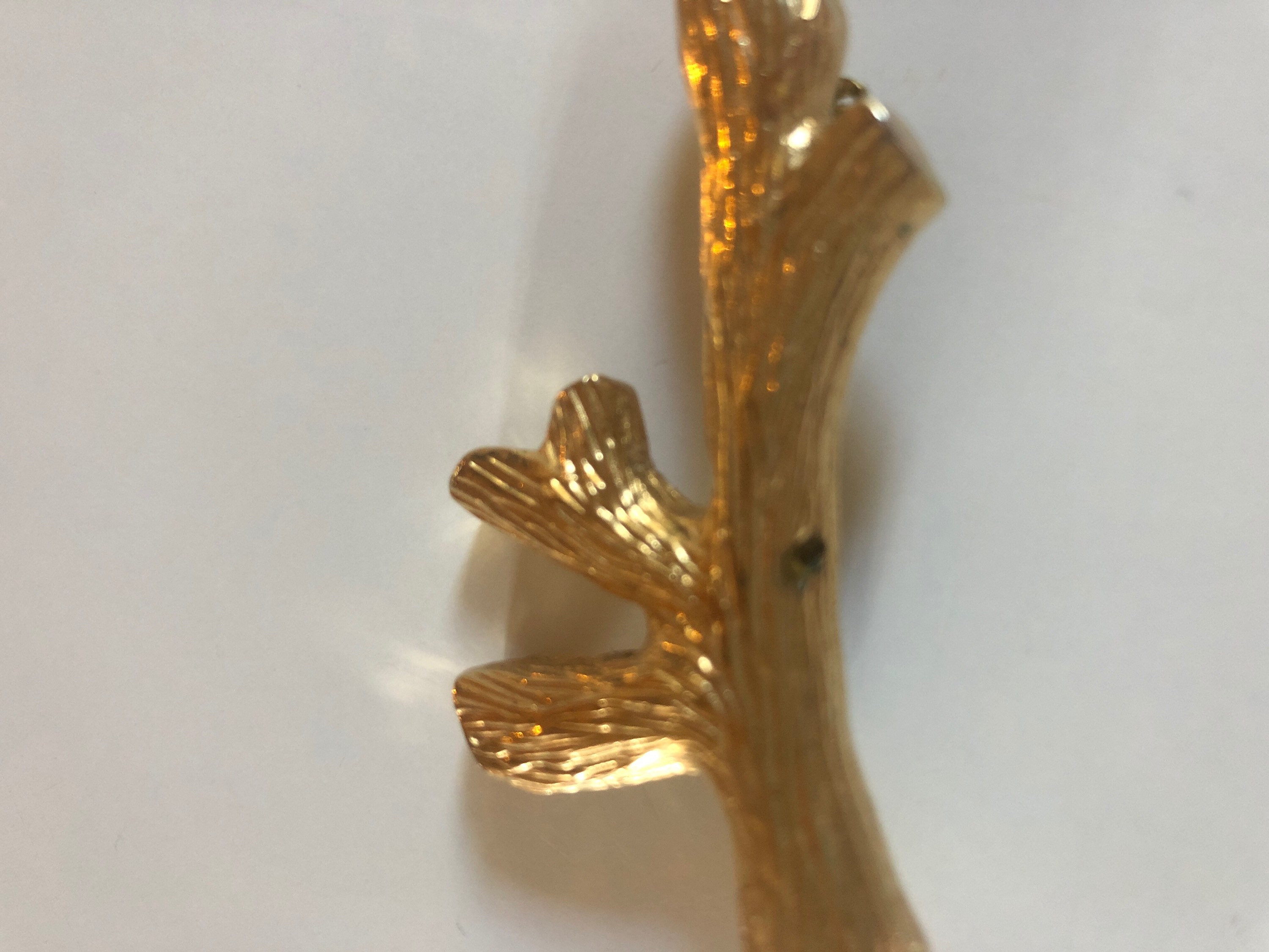Broche Vintage Alternances Paris - Résine Dorée Années 80 - Occasion - Bijou Rétro