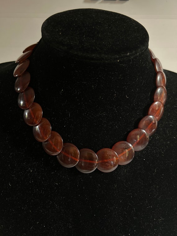 Collier (reconstitué) composé de perles en agate (cornaline), cristal