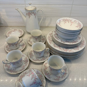 Vintage 1960s Premiere Fine China Japan, April Rose Pattern, 39-Piece Set