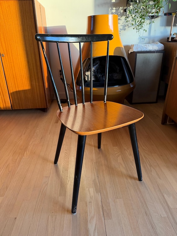 Danish Spindle Back Chair by Thomas Harlev for Farstrup, 1960 - Etsy