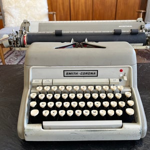 Vintage Smith-Corona Secretarial Desk Typewriter Made in Canada