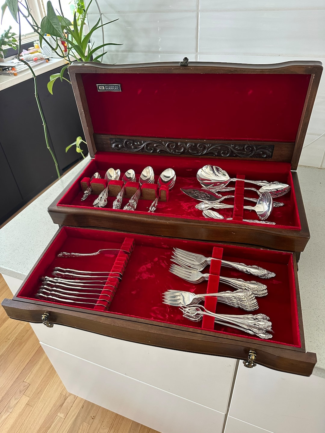 Silverplate Flatware With Chest Baroque Rose by 1881 Rogers Oneida 1967