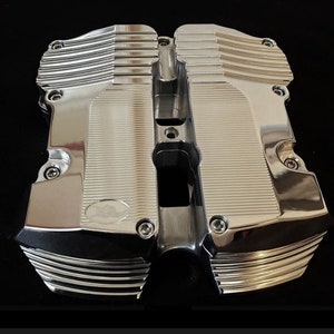 Harley Milwaukee 8 , M8 Only Show Polished Rocker Boxes High End Billet ...
