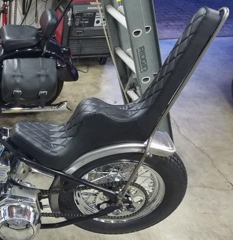 King and queen seat on sale for softail