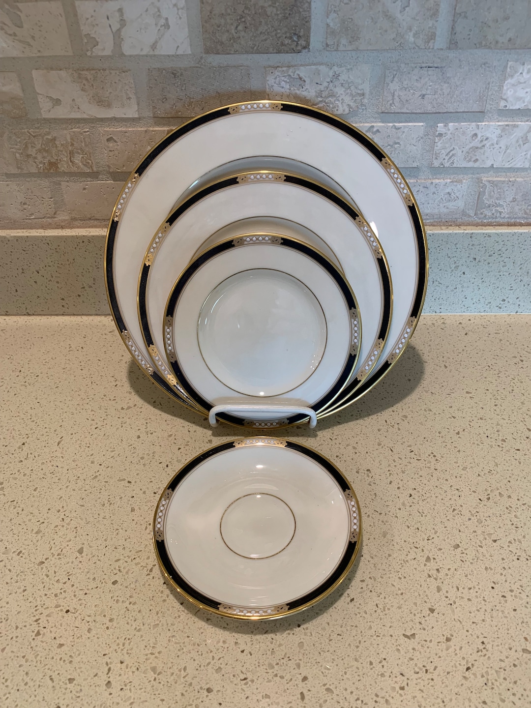 【美品・豪華】レノックス 金彩 モノグラム ２６．４㎝ 大皿 Lenox Lenox Hancock Presidential Gold Bone China 4 Piece Place Setting