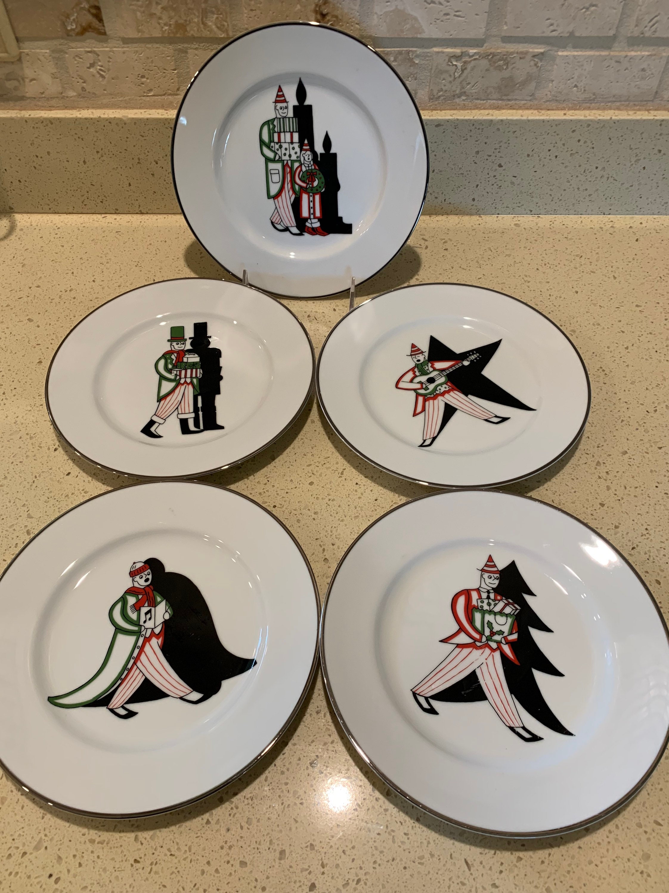 Vanity fair top disposable plates