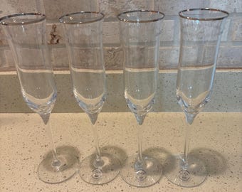 Copas de champán Lenox Platinum Pearl, se venden en juegos de 4.